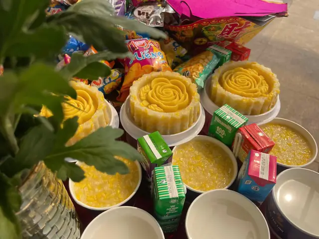 Ăn Đồ Cúng Cô Hồn Có Xui Không? Giải Mã Quan Niệm Dân Gian Và Khuyến Nghị Thực Tế Ăn Đồ Cúng Cô Hồn Có Xui Không? Giải Mã Quan Niệm Dân Gian Và Khuyến Nghị Thực Tế
