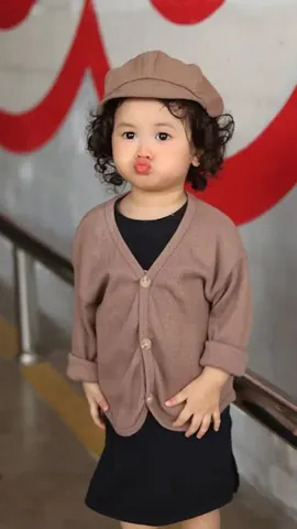 100+ Nh Bé Gái Đáng Yêu Chụp Bình Thường Tự Nhiên Ngây Thơ