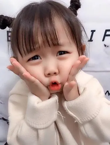 100+ Nh Bé Gái Đáng Yêu Chụp Bình Thường Tự Nhiên Ngây Thơ