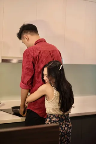 100+ Ảnh Chế Cao Hôn Gái Lùn Hài Hước, Độc Đáo, Cực Chill 100+ Ảnh Chế Cao Hôn Gái Lùn Hài Hước, Độc Đáo, Cực Chill