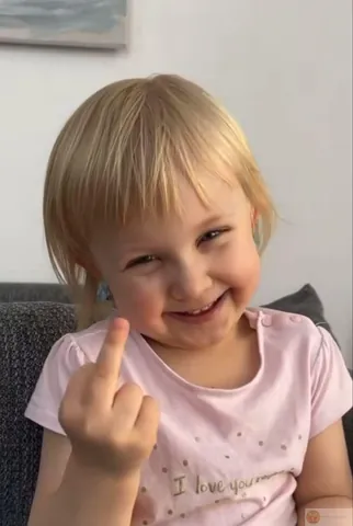 100+ Ảnh Chế Em Gái Ngoan Cực Hài Hước, 100+ Meme Em Gái Ngoan Dễ Thương