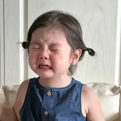 100+ Ảnh Chế Mếu Máo Con Gái Cực Hài Hước, Kho Meme Gái Xinh Hot Nhất