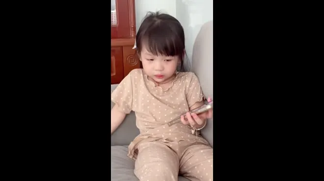 100+ Ảnh Chế Mếu Máo Con Gái Cực Hài Hước, Kho Meme Gái Xinh Hot Nhất