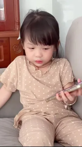 100+ Ảnh Chế Mếu Máo Con Gái Cực Hài Hước, Kho Meme Gái Xinh Hot Nhất
