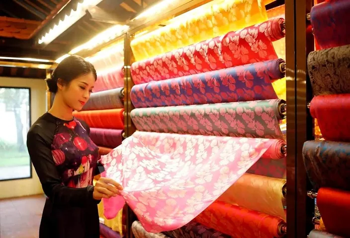 100+ Ảnh Chụp Gái Làng Lụa Vạn Phúc Đẹp, Góc Sống Ảo Cực Chill 100+ Ảnh Chụp Gái Làng Lụa Vạn Phúc Đẹp, Góc Sống Ảo Cực Chill