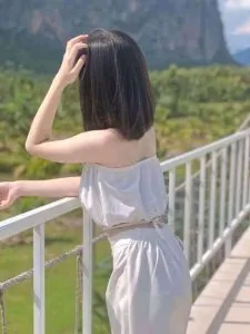100+ Ảnh Chụp Sau Lưng Cô Gái Tóc Ngắn Xinh Full 4k Chill Cực Chất 100+ Ảnh Chụp Sau Lưng Cô Gái Tóc Ngắn Xinh Full 4k Chill Cực Chất
