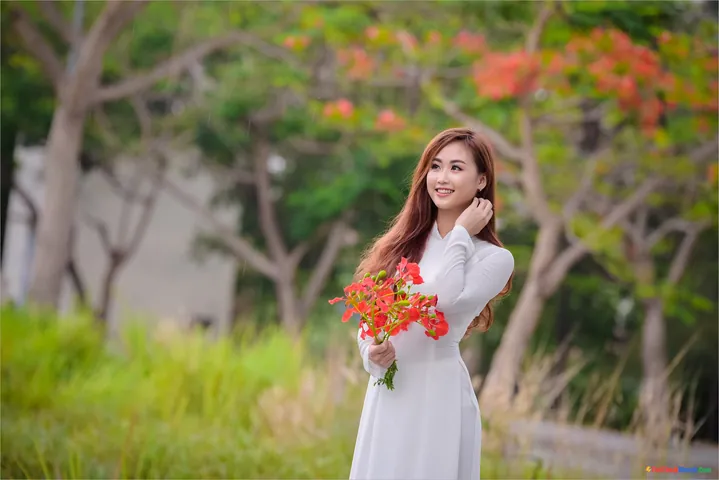 100+ Ảnh Cô Gái Cầm Hoa Đẹp Tuyệt Trần, Hình Nền 4k Cực Chill