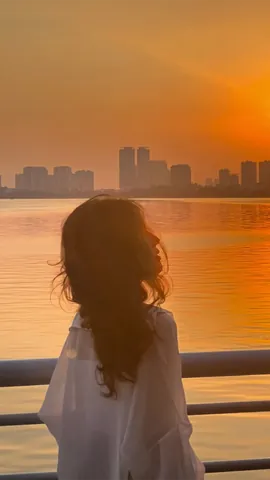 100+ Ảnh Cô Gái Cô Đơn Một Mình Full Hd Cực Chill