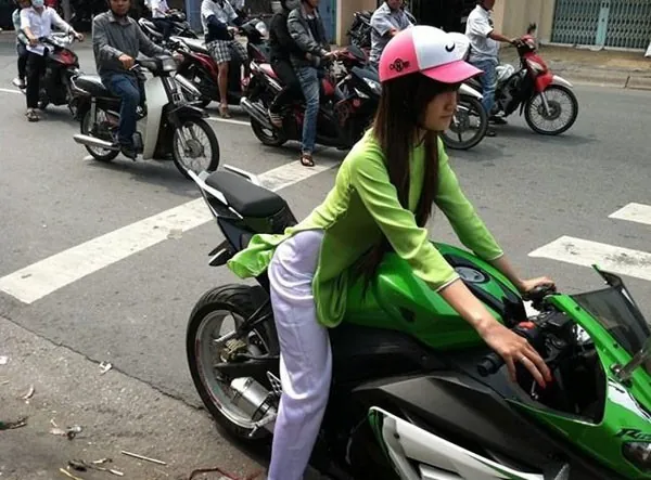 100+ Ảnh Cô Gái Cưỡi Xe Mô Tô Đẹp 4k, Hình Nền Hot Girl Xịn Sò 100+ Ảnh Cô Gái Cưỡi Xe Mô Tô Đẹp 4k, Hình Nền Hot Girl Xịn Sò