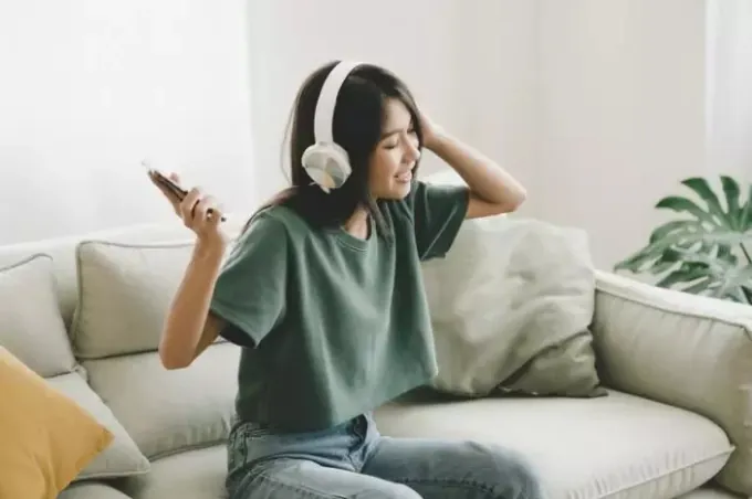 100+ Ảnh Cô Gái Đeo Tai Phone 4k, 100+ Hình Nền Chill Aesthetic Đẹp 100+ Ảnh Cô Gái Đeo Tai Phone 4k, 100+ Hình Nền Chill Aesthetic Đẹp