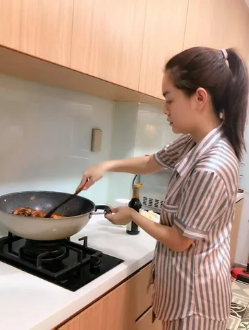 100+ Ảnh Cô Gái Nấu Ăn Giấu Mắt Đẹp Mê Ly, Hình Nền 4k Chill Chill 100+ Ảnh Cô Gái Nấu Ăn Giấu Mắt Đẹp Mê Ly, Hình Nền 4k Chill Chill