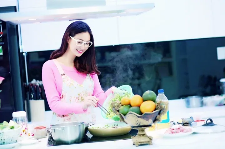 100+ Ảnh Cô Gái Thèm Ăn Ngon Dễ Thương, Hình Thèm Ăn Ngập Bàn Siêu Chạm Tim 100+ Ảnh Cô Gái Thèm Ăn Ngon Dễ Thương, Hình Thèm Ăn Ngập Bàn Siêu Chạm Tim