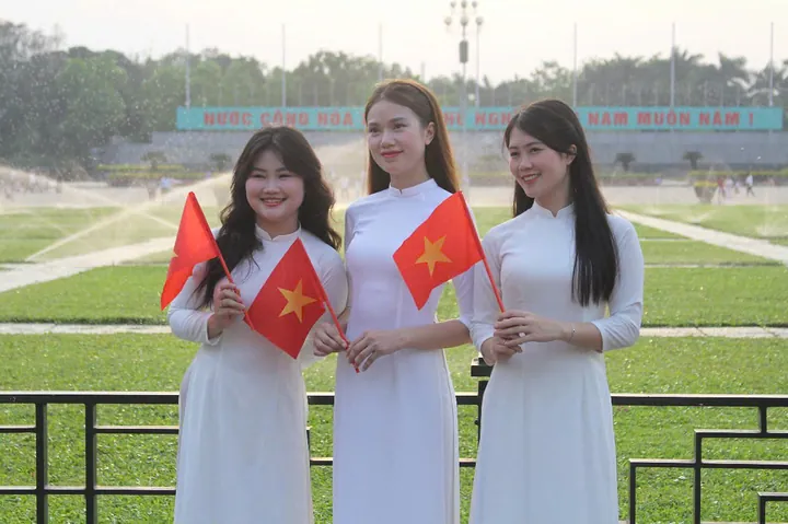 100+ Ảnh Cô Gái Xếp Hàng Full 4k Chill, Hình Nền Đẹp Mê Ly 100+ Ảnh Cô Gái Xếp Hàng Full 4k Chill, Hình Nền Đẹp Mê Ly