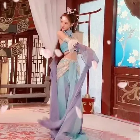 100+ Ảnh Cổ Trang 18+ Gái Xinh Nghệ Thuật Gợi Cảm Tuyệt Đẹp 100+ Ảnh Cổ Trang 18+ Gái Xinh Nghệ Thuật Gợi Cảm Tuyệt Đẹp