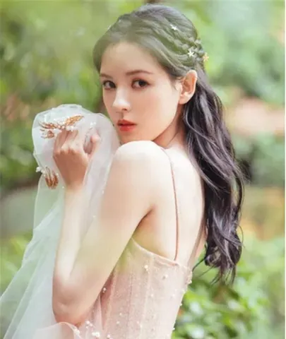 100+ Ảnh Cổ Trang 18+ Gái Xinh Nghệ Thuật Gợi Cảm Tuyệt Đẹp 100+ Ảnh Cổ Trang 18+ Gái Xinh Nghệ Thuật Gợi Cảm Tuyệt Đẹp