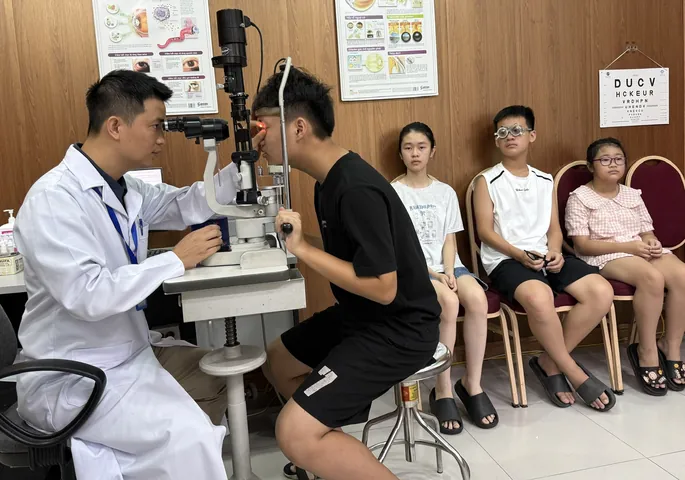999+ Ảnh Ảnh Con Gái Cầm Thuốc Tự Tử Mới Nhất Hiện Nay