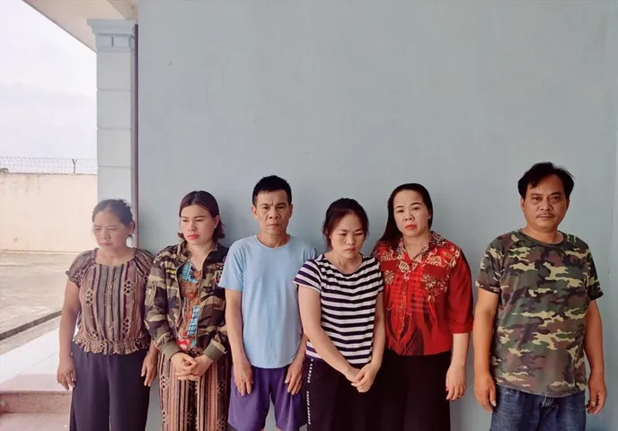 999+ Ảnh Ảnh Con Gái Cầm Thuốc Tự Tử Mới Nhất Hiện Nay