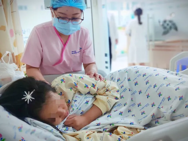 999+ Ảnh Ảnh Con Gái Cầm Thuốc Tự Tử Mới Nhất Hiện Nay