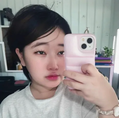 999+ Ảnh Ảnh Con Gái Cầm Thuốc Tự Tử Mới Nhất Hiện Nay