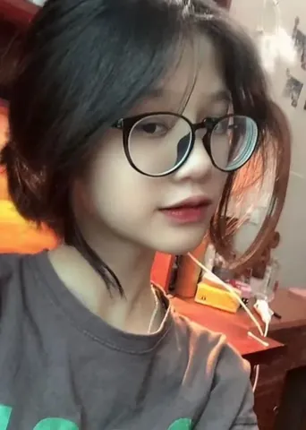 100+ Ảnh Con Gái Đeo Kính Đê P Chill, Hình Nền Kính Mập Ngầu