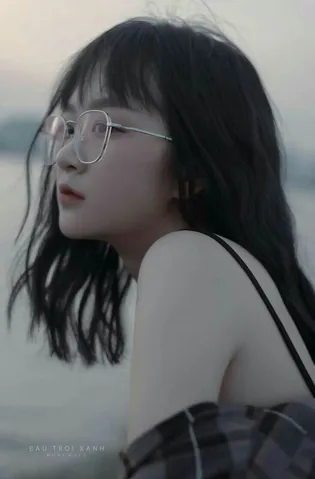 100+ Ảnh Con Gái Đeo Kính Đê P Chill, Hình Nền Kính Mập Ngầu