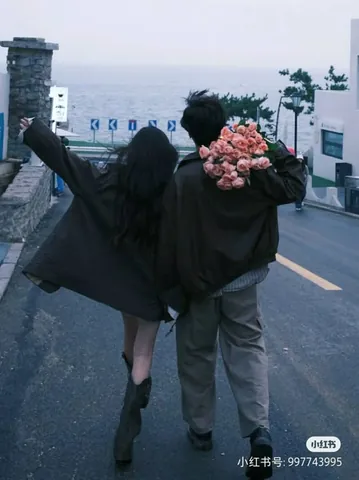 100+ Ảnh Con Gái Ôm Con Trai Giấu Mặt Ngọt Ngào, Hình Couple Chill 4k