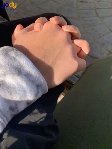 100+ Ảnh Con Gái Ôm Con Trai Giấu Mặt Ngọt Ngào, Hình Couple Chill 4k