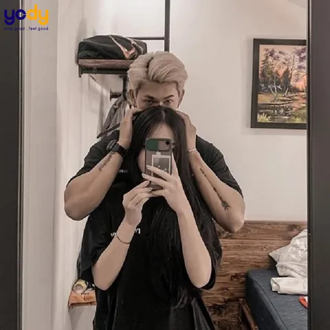 100+ Ảnh Con Gái Ôm Con Trai Giấu Mặt Ngọt Ngào, Hình Couple Chill 4k
