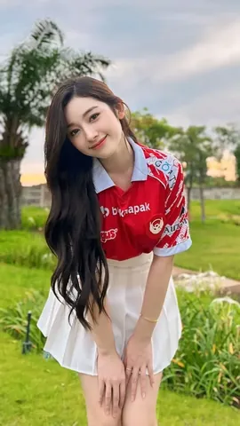 100+ Ảnh Con Gái Trên Sân Cỏ Chill Chill, 100+ Hình Nền Sân Cỏ Full Hd Cực Chất Cho Nàng