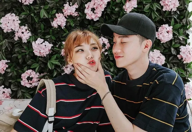 100+ Ảnh Con Trai Để Cằm Lên Đầu Con Ngây Ngọt, Cực Chill