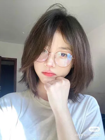 100+ Ảnh Gái Dễ Thương Tóc Ngắn Đeo Kính Full Hd Cực Chill 100+ Ảnh Gái Dễ Thương Tóc Ngắn Đeo Kính Full Hd Cực Chill