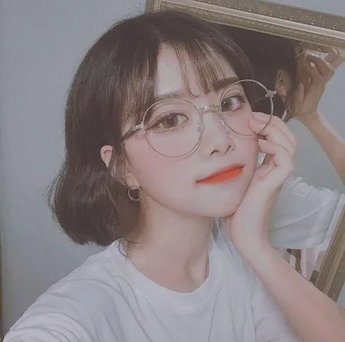 100+ Ảnh Gái Dễ Thương Tóc Ngắn Đeo Kính Full Hd Cực Chill 100+ Ảnh Gái Dễ Thương Tóc Ngắn Đeo Kính Full Hd Cực Chill