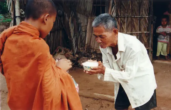 Chuyện Bà Lão Cúng Đèn: Nội Dung Trọn Bộ, Ý Nghĩa Và Bài Học Về Tâm Thành Chuyện Bà Lão Cúng Đèn: Nội Dung Trọn Bộ, Ý Nghĩa Và Bài Học Về Tâm Thành