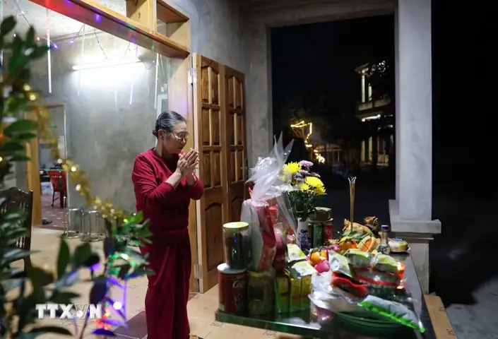 Bài Cúng Đón Giao Thừa Năm 2000 (bính Ngọ): Văn Khấn Trong Nhà & Ngoài Trời Chuẩn Chỉnh Bài Cúng Đón Giao Thừa Năm 2000 (bính Ngọ): Văn Khấn Trong Nhà & Ngoài Trời Chuẩn Chỉnh