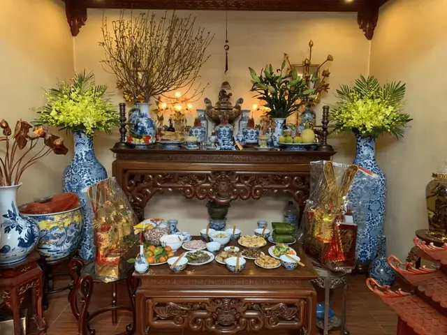 Bài Cúng Hạ Bàn Thờ: Nghi Thức, Văn Khấn Chuẩn Và Lưu Ý Quan Trọng Khi Tiến Hành