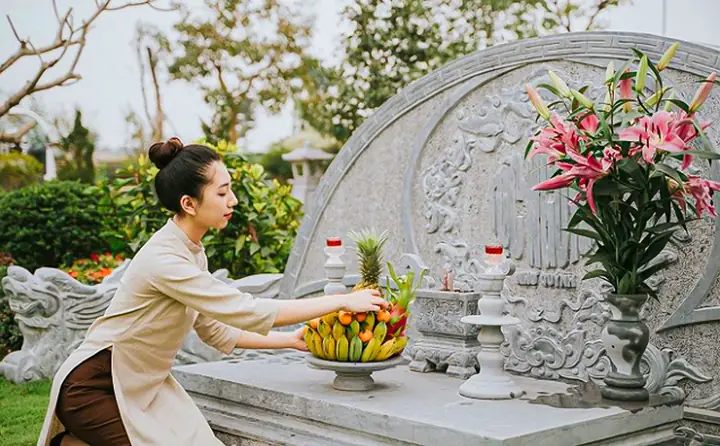 Bài Cúng Lễ Thanh Minh: Văn Khấn Chuẩn Tại Nhà Và Ngoài Mộ Đầy Đủ Nhất Bài Cúng Lễ Thanh Minh: Văn Khấn Chuẩn Tại Nhà Và Ngoài Mộ Đầy Đủ Nhất