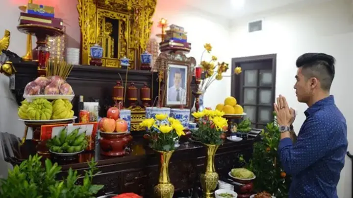 Hướng Dẫn Nghi Thức Cúng Sáng 30 Tết Trong Nhà: Mâm Cúng, Giờ Lễ, Văn Khấn Tất Niên Chuẩn Hướng Dẫn Nghi Thức Cúng Sáng 30 Tết Trong Nhà: Mâm Cúng, Giờ Lễ, Văn Khấn Tất Niên Chuẩn