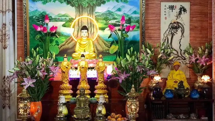 Văn Khấn Cúng Lễ Tam Bảo Tại Chùa: Bài Khấn Chuẩn Nhất, Đầy Đủ Và Đơn Giản Dễ Nhớ 2025