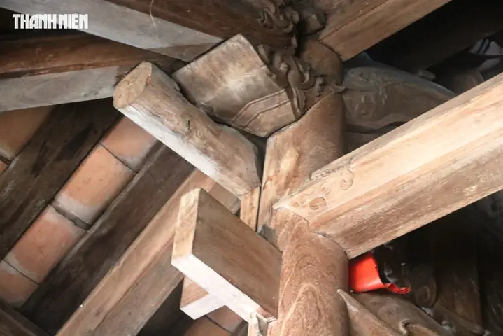 Bí Ẩn Bàn Cúng Xoay Trong Ngôi Nhà Gỗ 150 Năm Tại Quảng Nam Bí Ẩn Bàn Cúng Xoay Trong Ngôi Nhà Gỗ 150 Năm Tại Quảng Nam