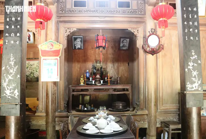 Bí Ẩn Bàn Cúng Xoay Trong Ngôi Nhà Gỗ 150 Năm Tại Quảng Nam Bí Ẩn Bàn Cúng Xoay Trong Ngôi Nhà Gỗ 150 Năm Tại Quảng Nam