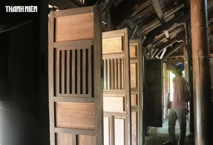 Bí Ẩn Bàn Cúng Xoay Trong Ngôi Nhà Gỗ 150 Năm Tại Quảng Nam Bí Ẩn Bàn Cúng Xoay Trong Ngôi Nhà Gỗ 150 Năm Tại Quảng Nam