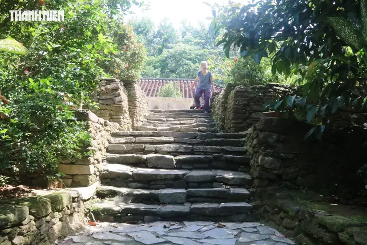 Bí Ẩn Bàn Cúng Xoay Trong Ngôi Nhà Gỗ 150 Năm Tại Quảng Nam Bí Ẩn Bàn Cúng Xoay Trong Ngôi Nhà Gỗ 150 Năm Tại Quảng Nam