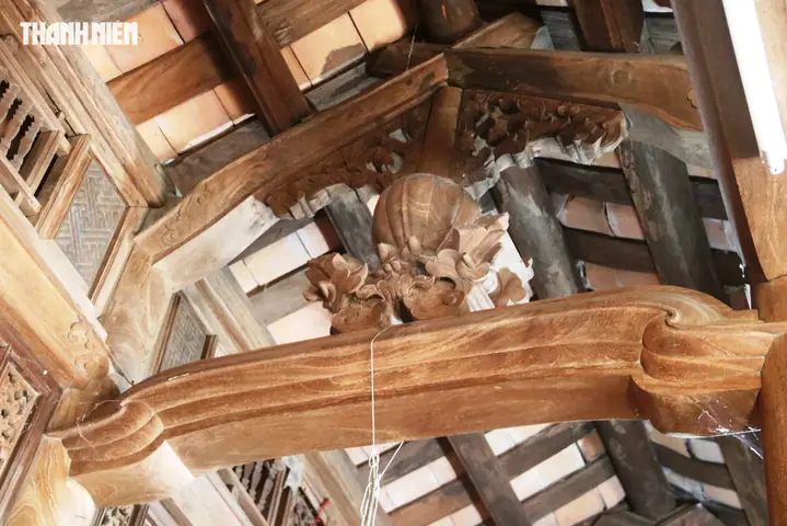 Bí Ẩn Bàn Cúng Xoay Trong Ngôi Nhà Gỗ 150 Năm Tại Quảng Nam Bí Ẩn Bàn Cúng Xoay Trong Ngôi Nhà Gỗ 150 Năm Tại Quảng Nam