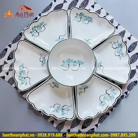 Chọn Mua Bộ Bát Đĩa Thờ Cúng: Mẫu Mới, Giá Tốt, Cấu Thành Chuẩn & Ý Nghĩa Họa Tiết Chọn Mua Bộ Bát Đĩa Thờ Cúng: Mẫu Mới, Giá Tốt, Cấu Thành Chuẩn & Ý Nghĩa Họa Tiết