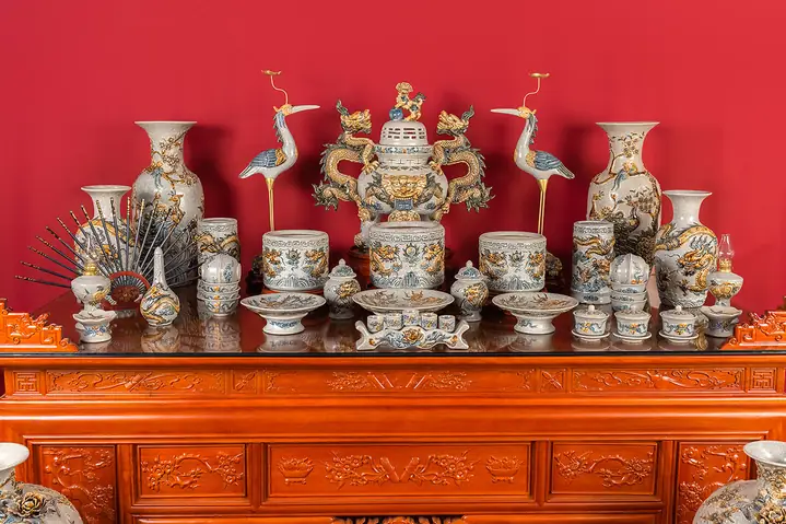 Bộ Đồ Thờ Cúng Đầy Đủ Gồm Những Gì? Danh Sách Chi Tiết Các Vật Phẩm Chuẩn Phong Thủy