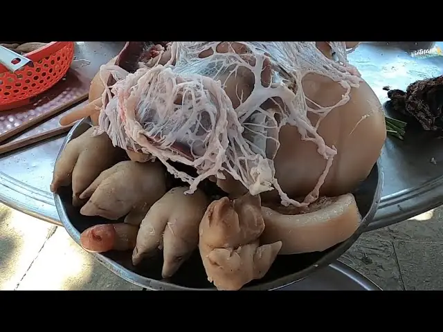 Cách Cúng Đầu Heo Chuẩn Chuẩn: Quy Trình Sơ Chế, Bày Mâm Và Ý Nghĩa Phong Tục Cách Cúng Đầu Heo Chuẩn Chuẩn: Quy Trình Sơ Chế, Bày Mâm Và Ý Nghĩa Phong Tục