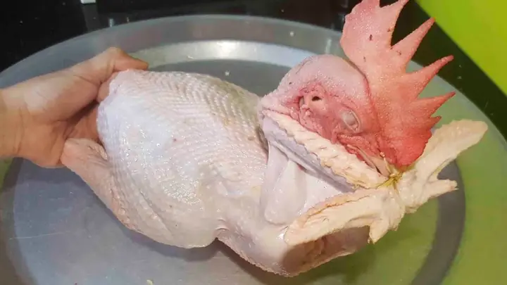 Cách Làm Gà Cúng Ngon Đẹp Cho Mâm Cỗ: Hướng Dẫn Luộc, Mổ, Buộc Da Vàng Không Nứt, Dáng Chéo Cánh Chuẩn Cách Làm Gà Cúng Ngon Đẹp Cho Mâm Cỗ: Hướng Dẫn Luộc, Mổ, Buộc Da Vàng Không Nứt, Dáng Chéo Cánh Chuẩn