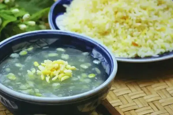 Cách Nấu Chè Đậu Xanh Cúng Thôi Nôi Chuẩn Mâm Cúng: Bí Quyết Nguyên Hạt Mềm, Nước Trong Không Vón Cục Cách Nấu Chè Đậu Xanh Cúng Thôi Nôi Chuẩn Mâm Cúng: Bí Quyết Nguyên Hạt Mềm, Nước Trong Không Vón Cục