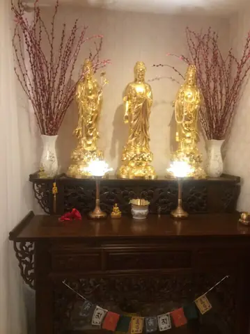 Hướng Dẫn Cách Thờ Cúng Tam Thế Phật Tại Gia Đúng Chuẩn, Chuẩn Bị Đồ Lễ Và Bố Trí Bàn Thờ Theo Phong Thủy Hướng Dẫn Cách Thờ Cúng Tam Thế Phật Tại Gia Đúng Chuẩn, Chuẩn Bị Đồ Lễ Và Bố Trí Bàn Thờ Theo Phong Thủy