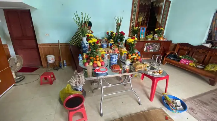 Cúng 49 Ngày Ở Chùa Hay Ở Nhà: So Sánh Chi Tiết, Tiêu Chí Chọn & Nghi Thức Chuẩn